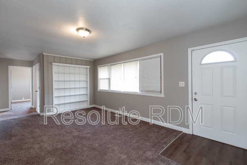 7955 E 49th St - Photo 6 of 23