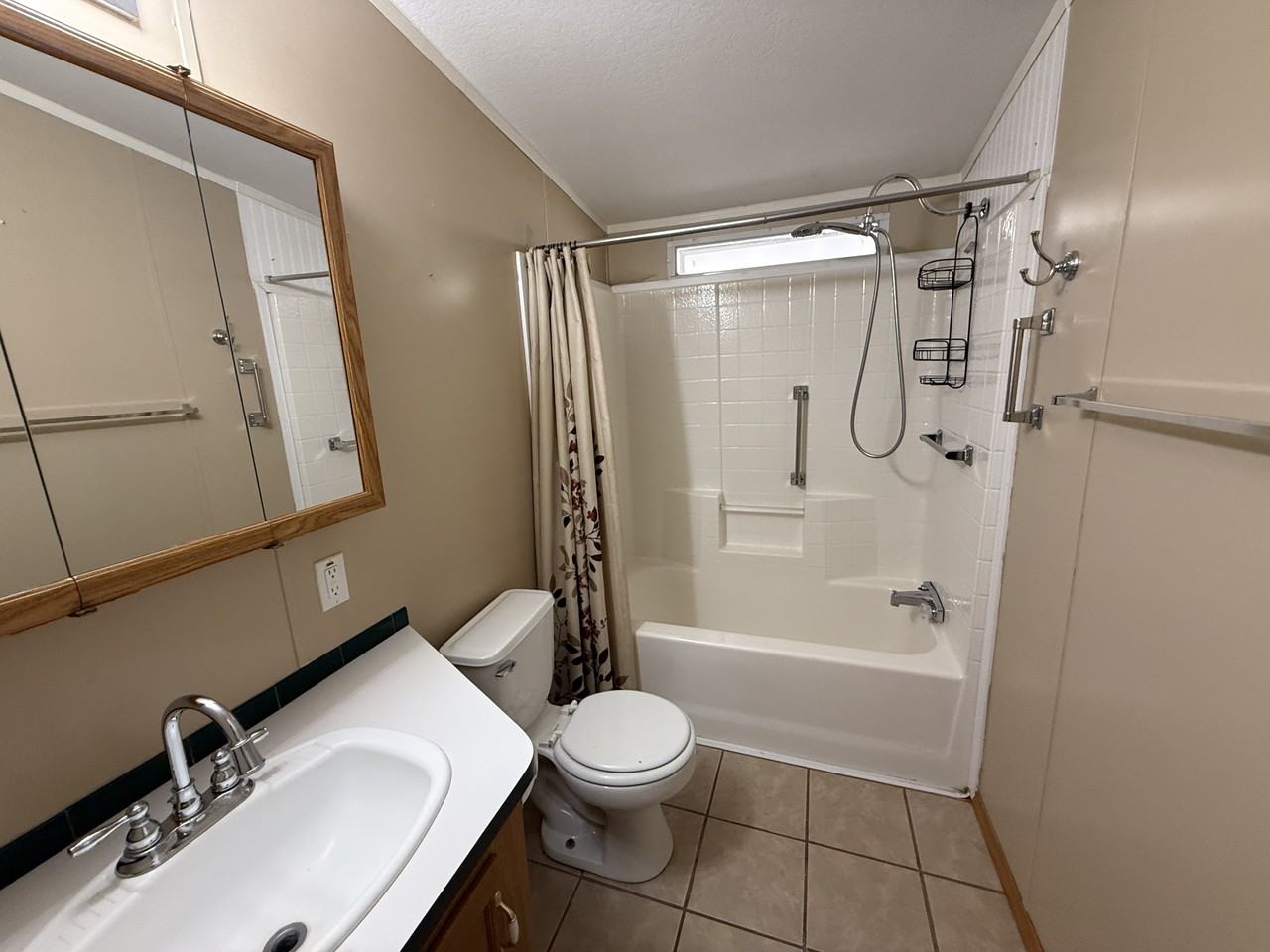 341 N 4th Ave - Photo 6 of 10