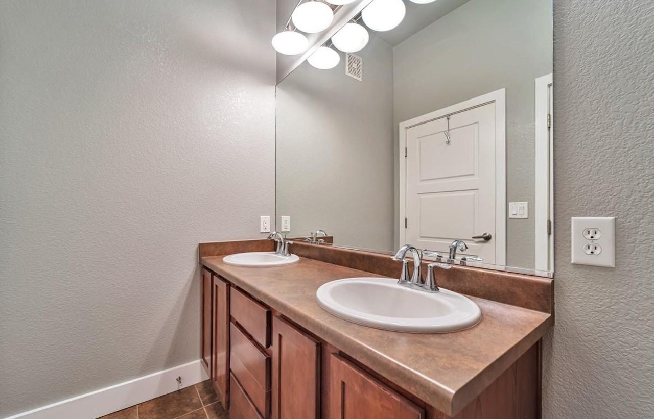 10111 Inverness Main St #220 - Photo 6 of 9