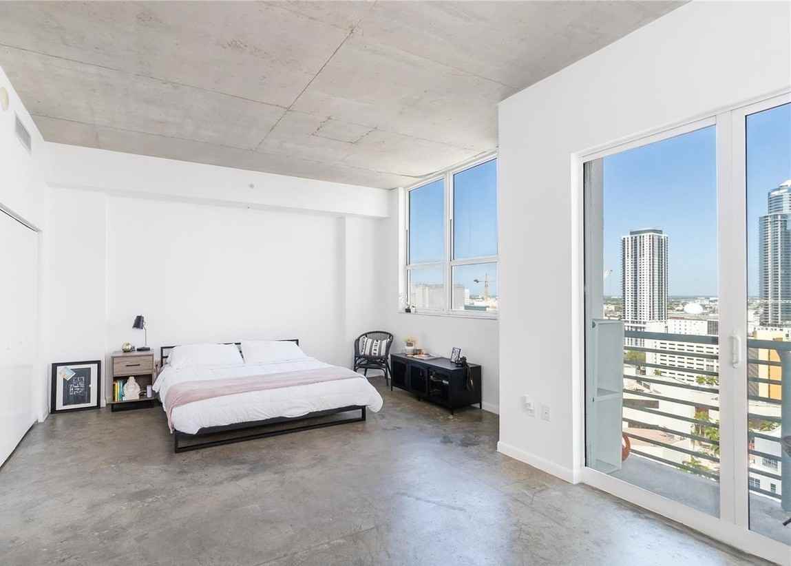 133 Ne 2nd Ave #2203 - Photo 3 of 17
