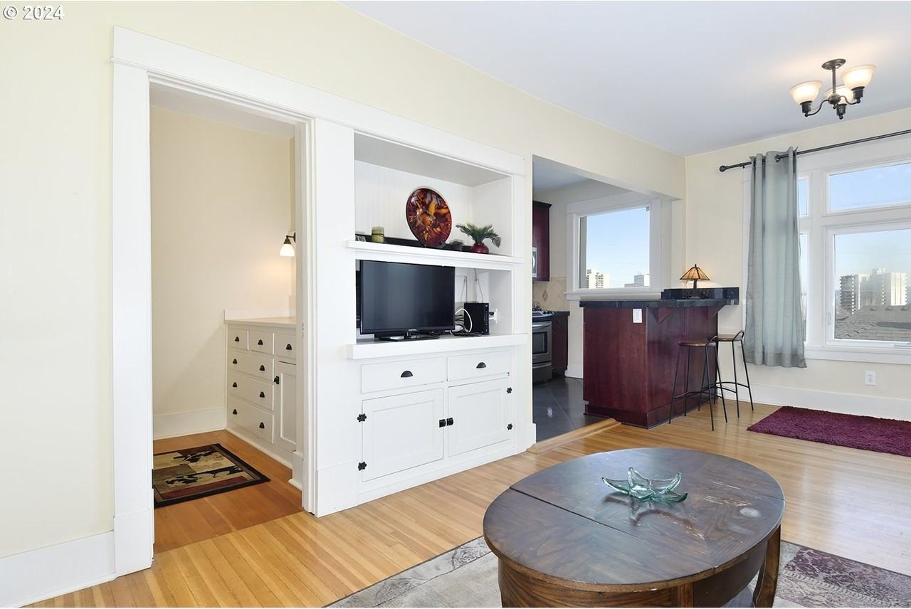 654 Sw Grant St #303 - Photo 2 of 13