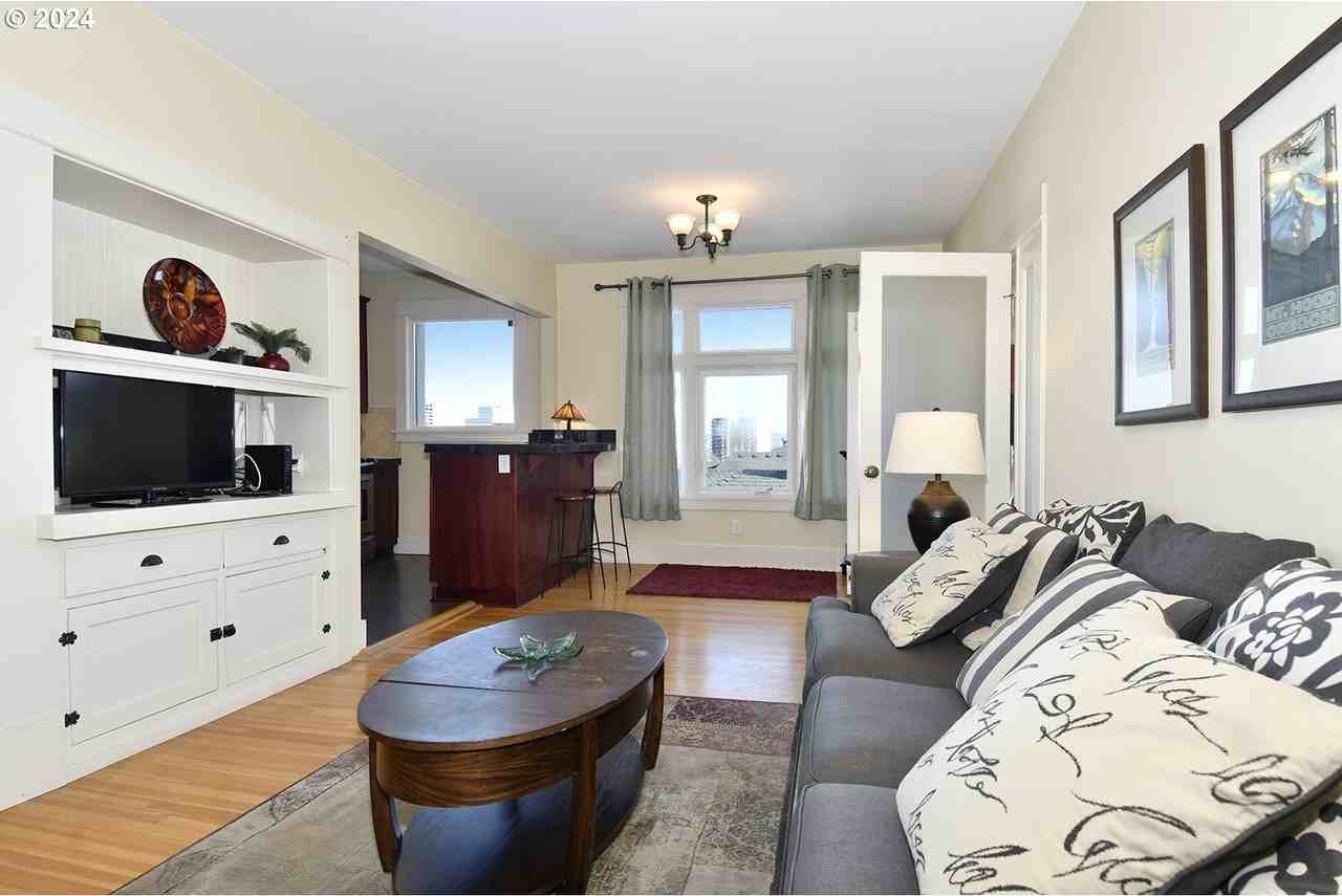 654 Sw Grant St #303 - Photo 4 of 13