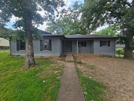 1320 Abigail St - Photo 1 of 1