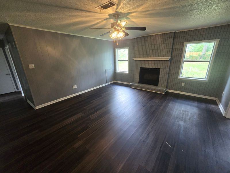 1320 Abigail St - Photo 2 of 16