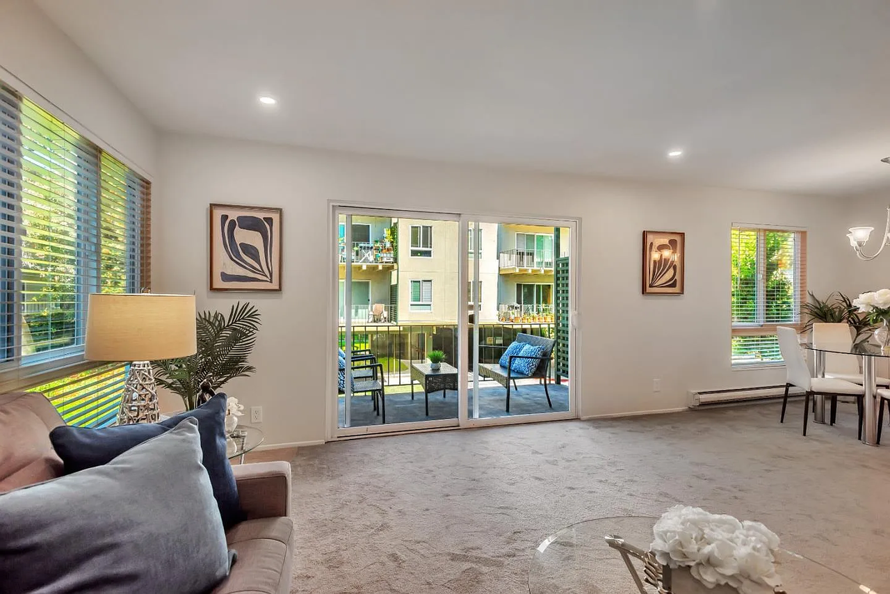 817 N Humboldt St #202 - Photo 4 of 18
