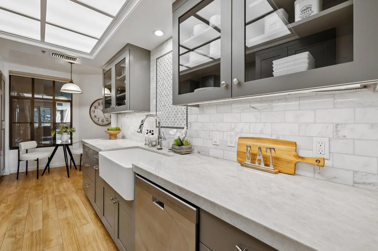 555 Laurel Ave #314 - Photo 3 of 20