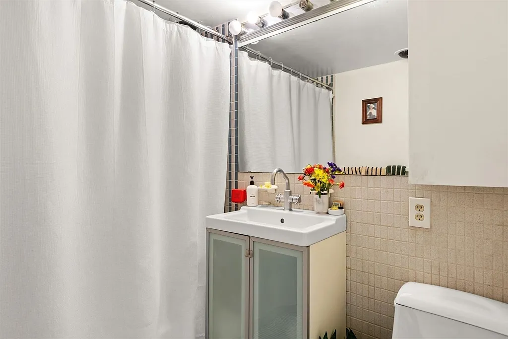 29 Concord Ave #608 - Photo 2 of 14