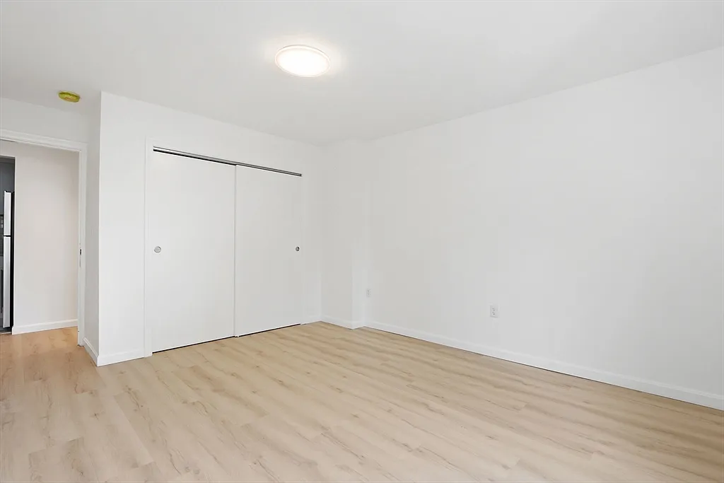 14 Concord Ave #416 - Photo 3 of 8