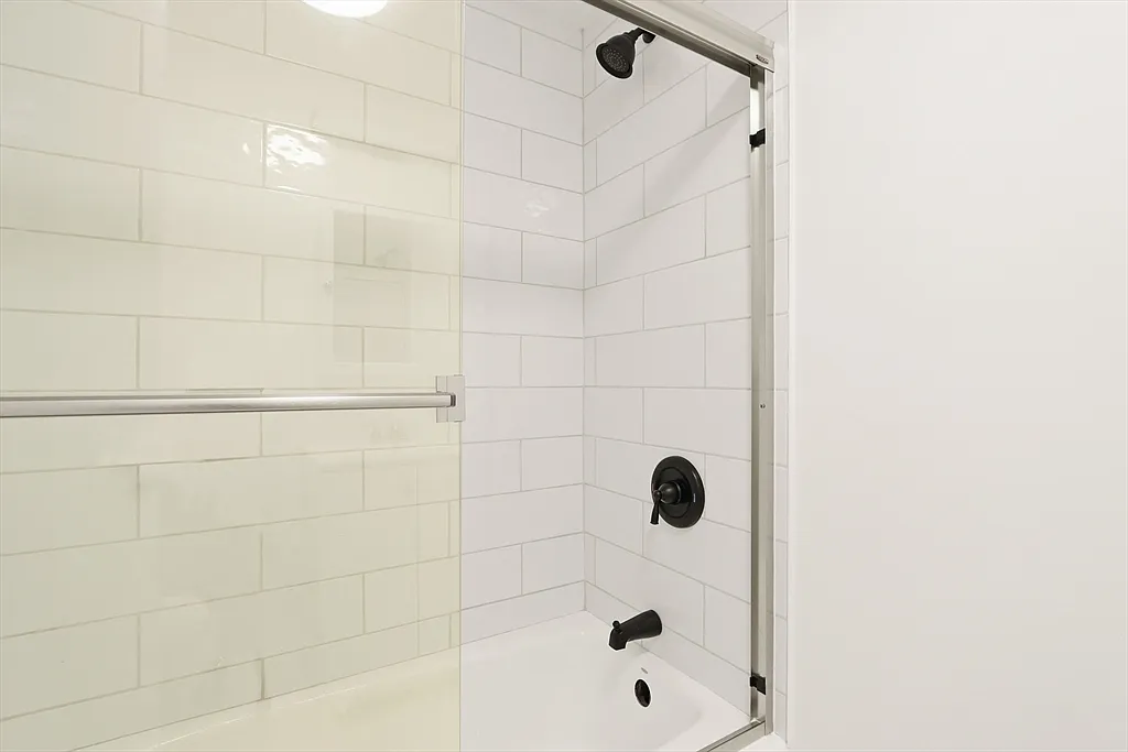 14 Concord Ave #416 - Photo 5 of 8