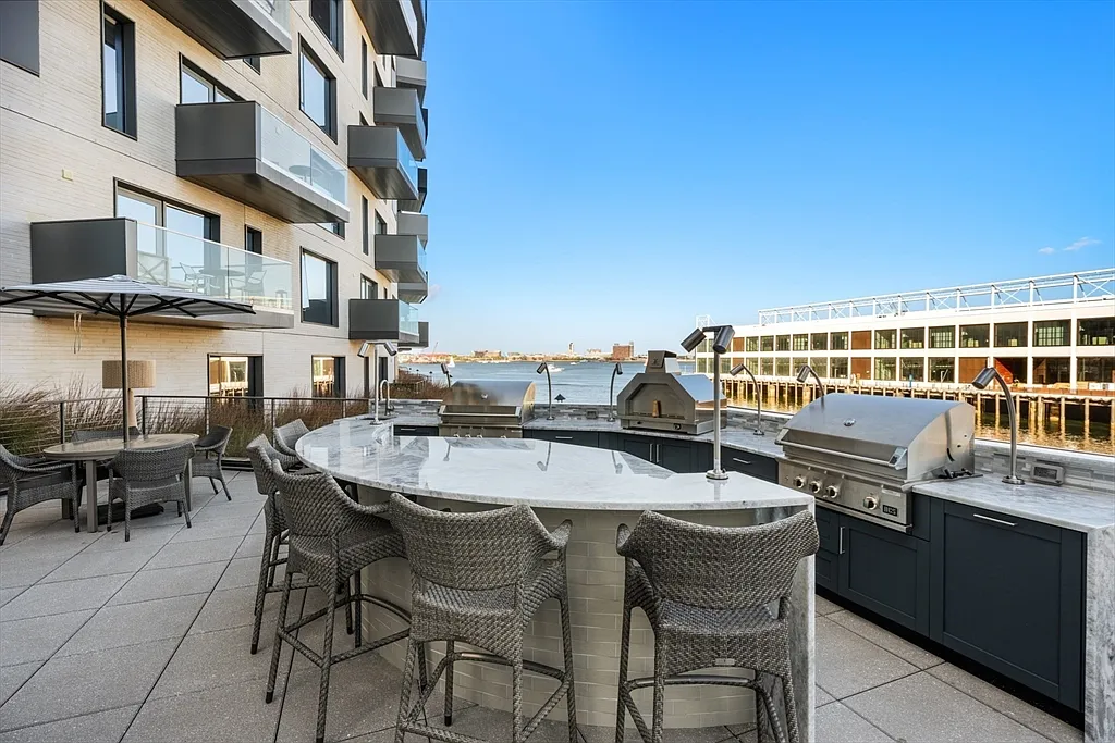 300 Pierblvd #6L - Photo 6 of 16