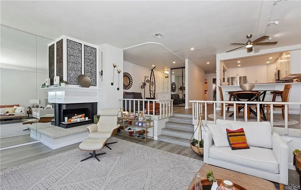 5226 Marina Pacifica Dr N