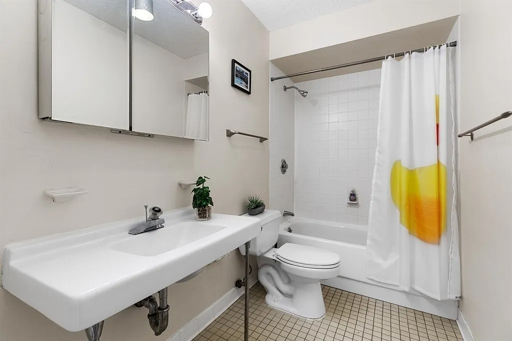 33 Pond Ave #709 - Photo 7 of 13