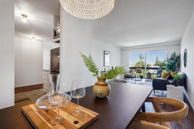 555 Jean St #522 - Photo 3 of 11