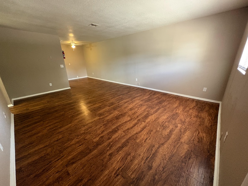 5801 Nw 33Rd St - Photo 2 of 11