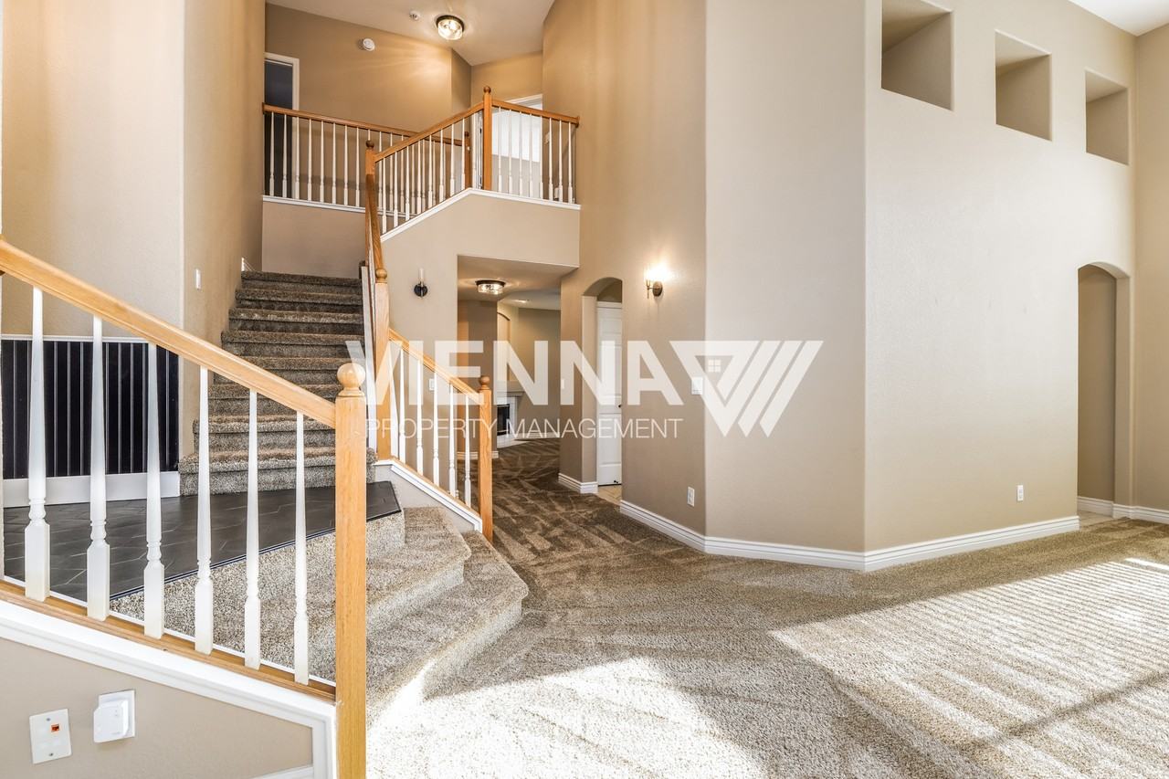 5308 Heritage Ct - Photo 2 of 20