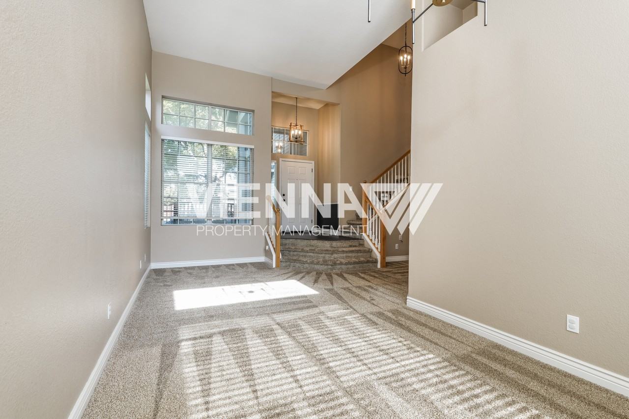 5308 Heritage Ct - Photo 3 of 20