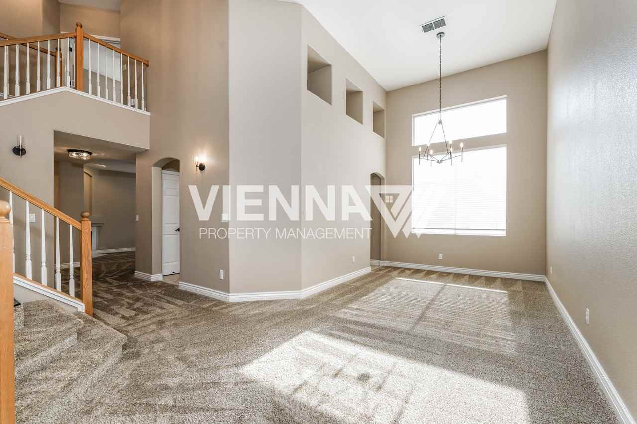 5308 Heritage Ct - Photo 4 of 20