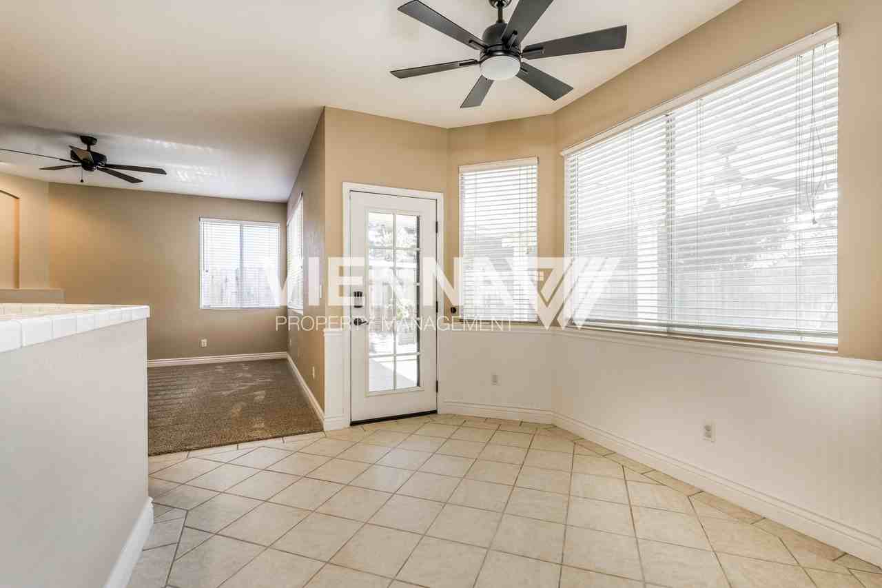 5308 Heritage Ct - Photo 5 of 20