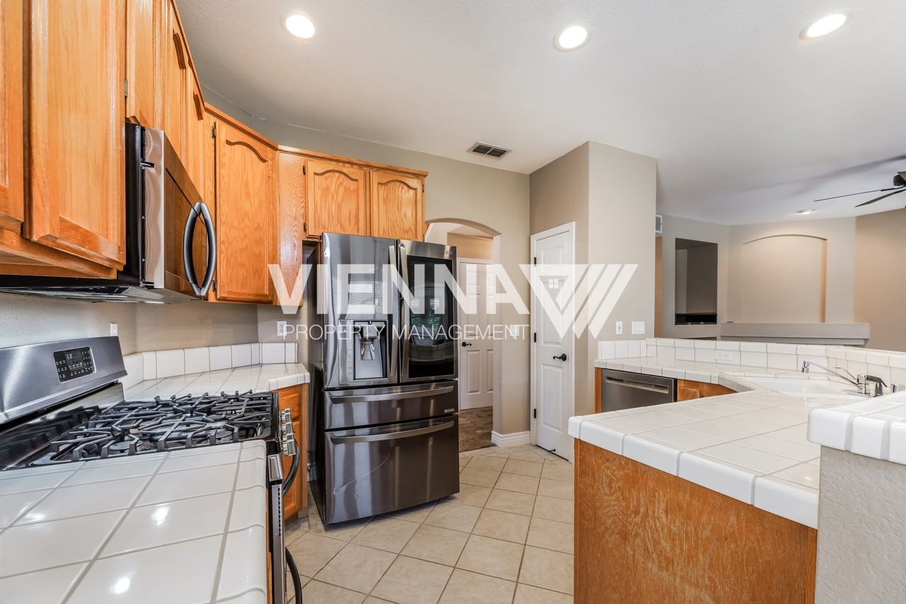 5308 Heritage Ct - Photo 7 of 20
