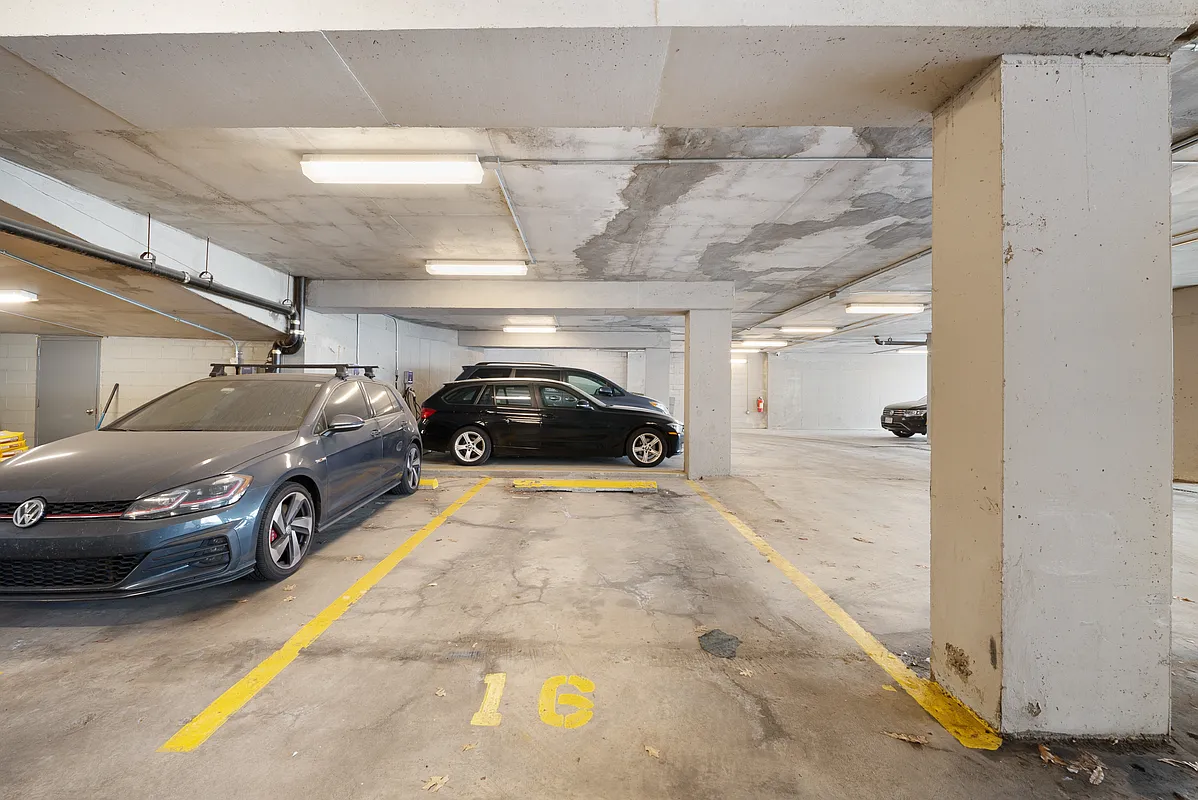 214 N 11th St - Photo 4 of 18