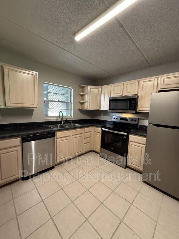 2812 Somerset Park Dr #203 - Photo 4 of 16