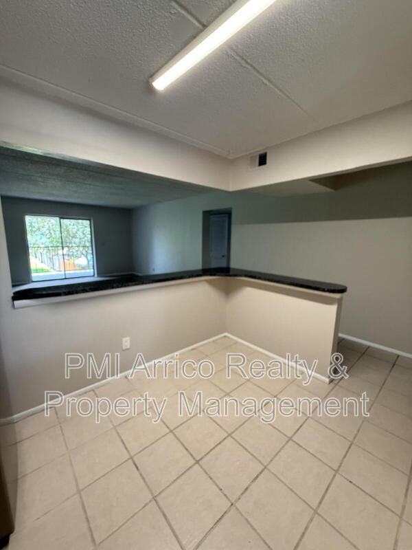 2812 Somerset Park Dr #203 - Photo 5 of 16