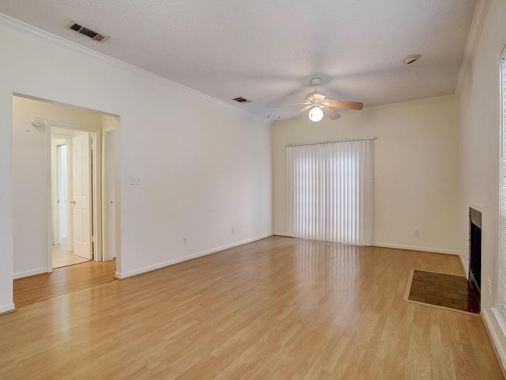 709 W 21st St #206 - Photo 6 of 31