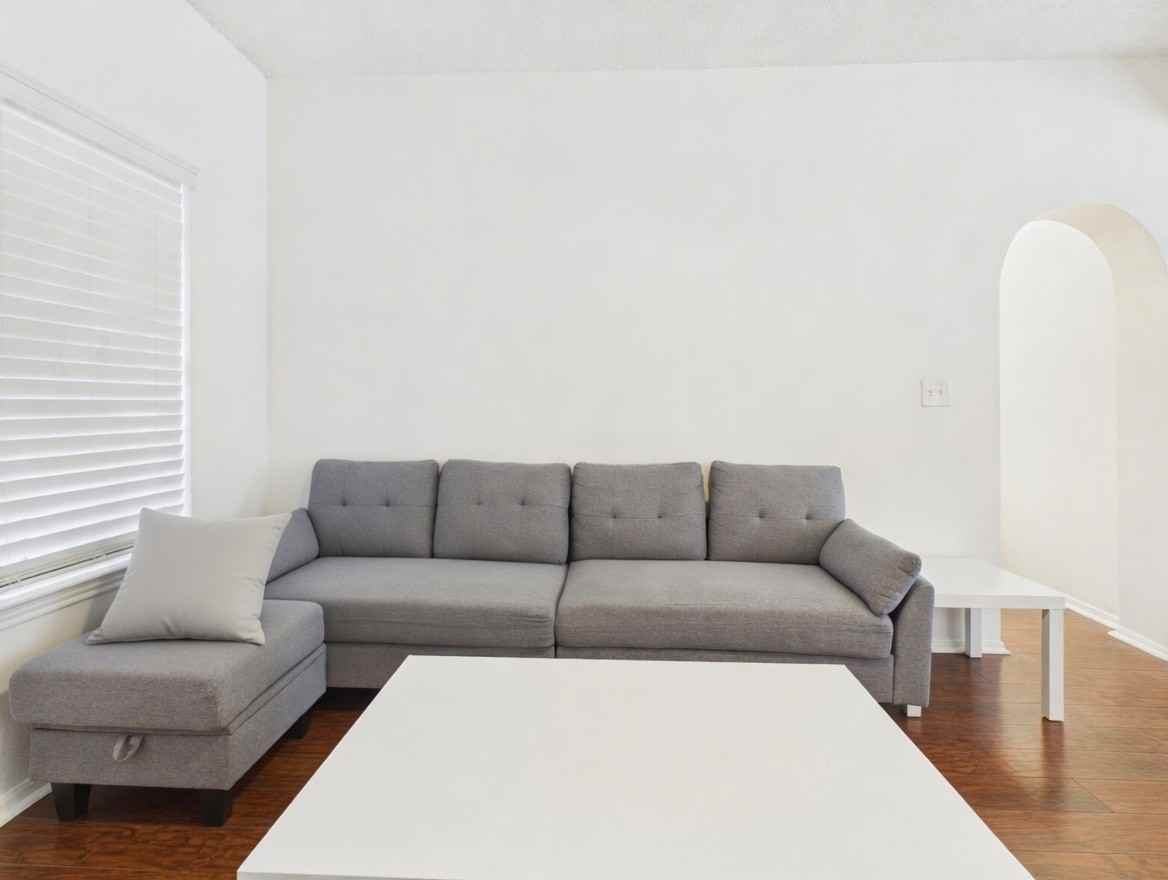 712 W 21st St #304 - Photo 4 of 19