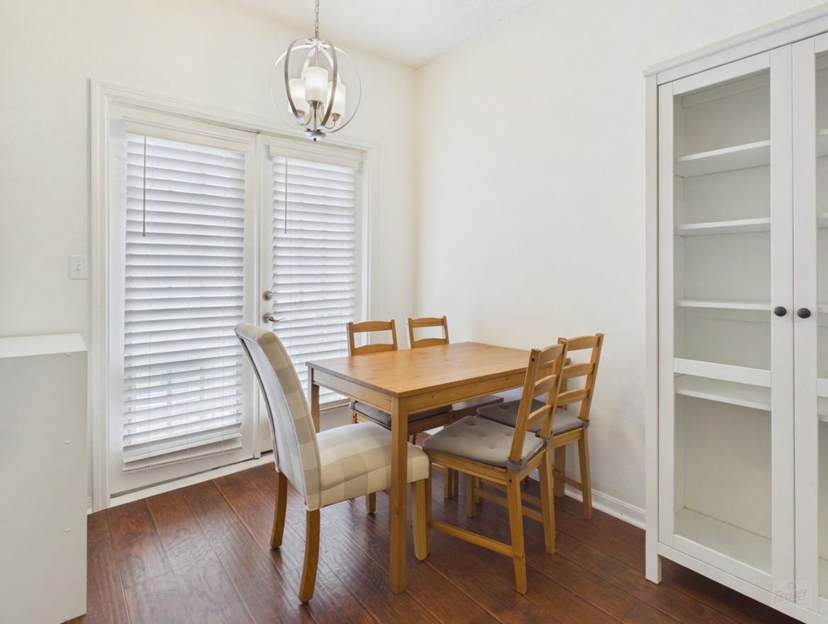 712 W 21st St #304 - Photo 5 of 19