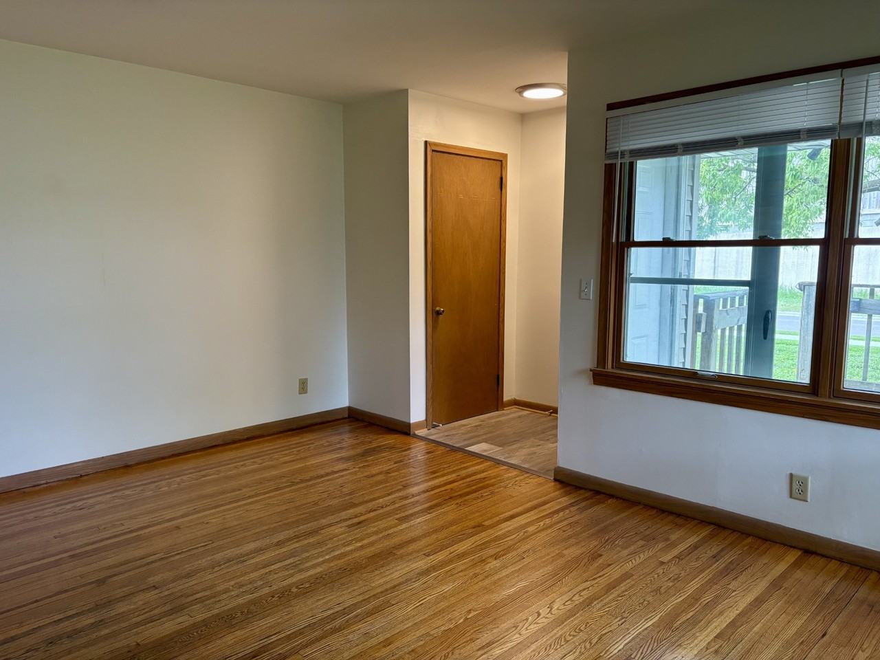 305 Washington Ave S - Photo 5 of 18