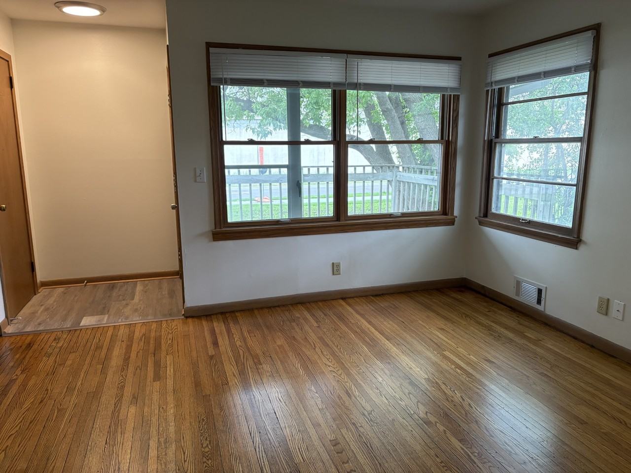 305 Washington Ave S - Photo 6 of 18