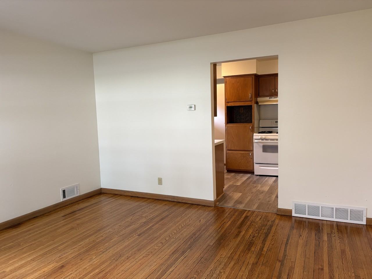 305 Washington Ave S - Photo 7 of 18