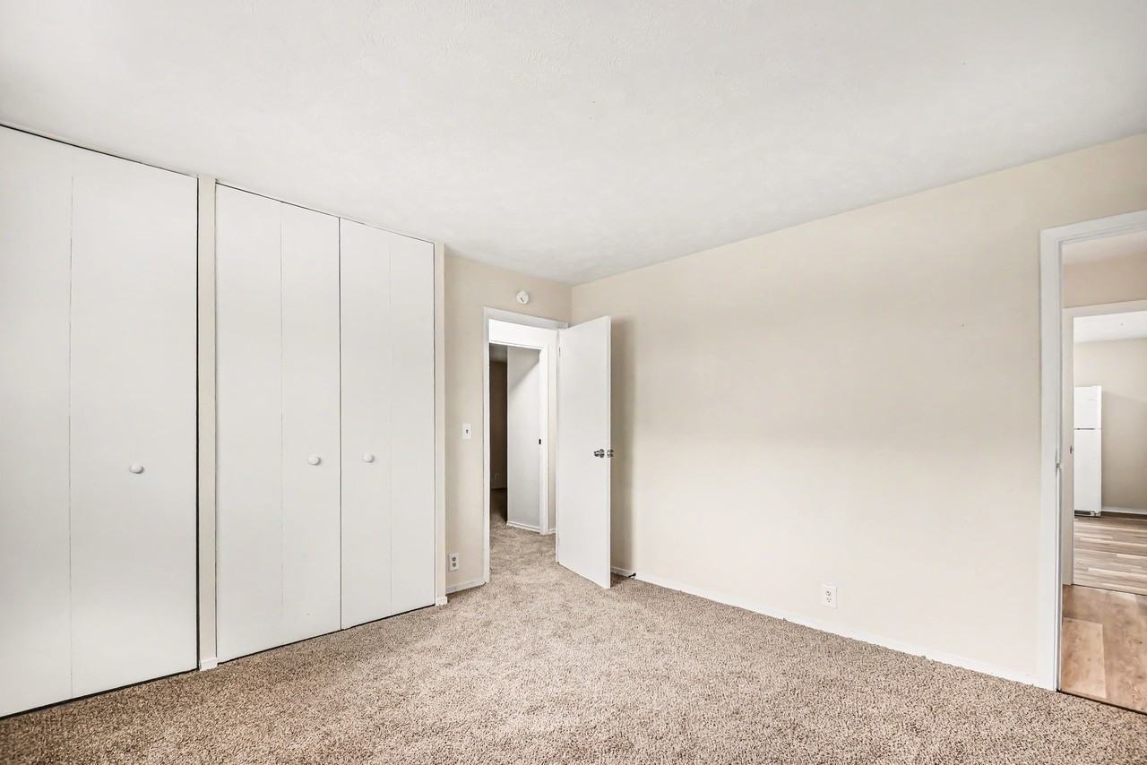 1471 E Ireland Rd - Photo 6 of 17