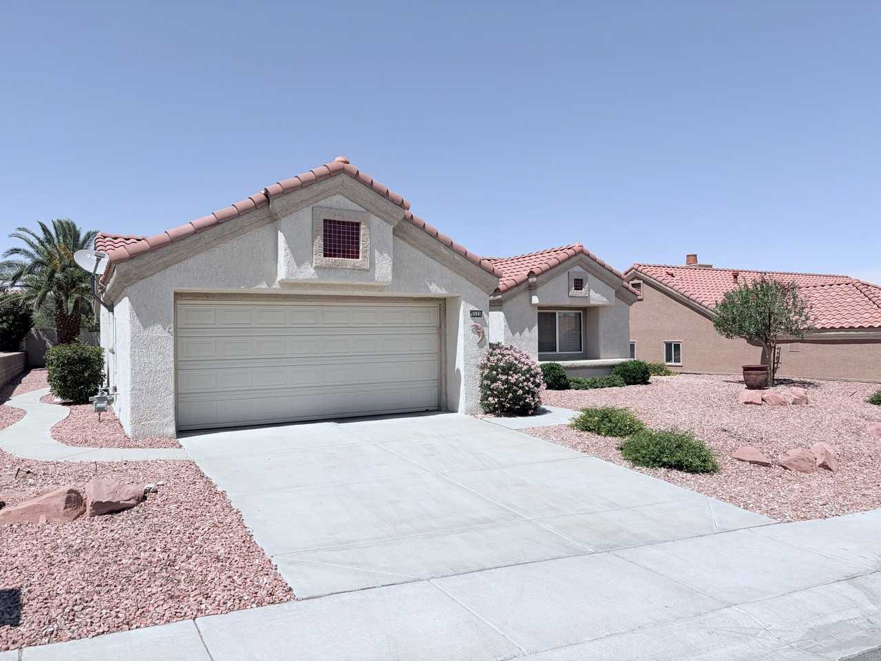 9520 Ruby Hills Dr - Photo 2 of 12
