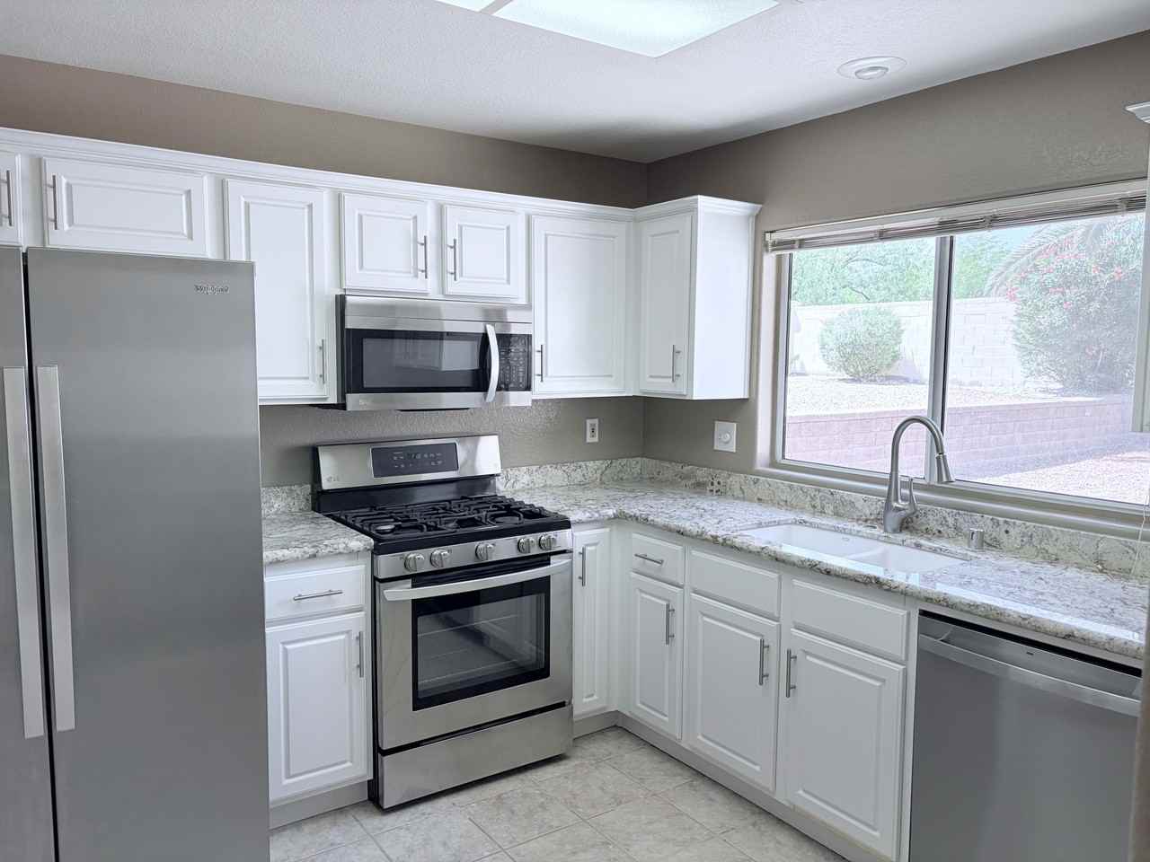 9520 Ruby Hills Dr - Photo 3 of 12