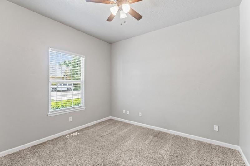 552 E Whitney Ct - Photo 6 of 41