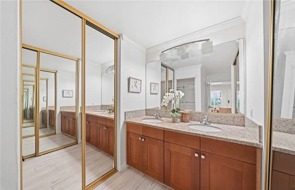 185 Streamwood - Photo 6 of 9