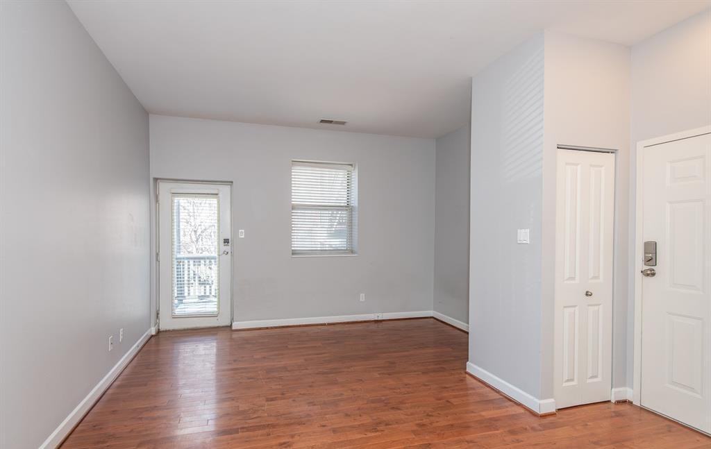 627 Clara Ave - Photo 6 of 21
