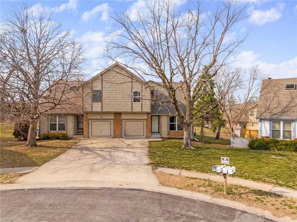 9526 W 78th St - Photo 2 of 26