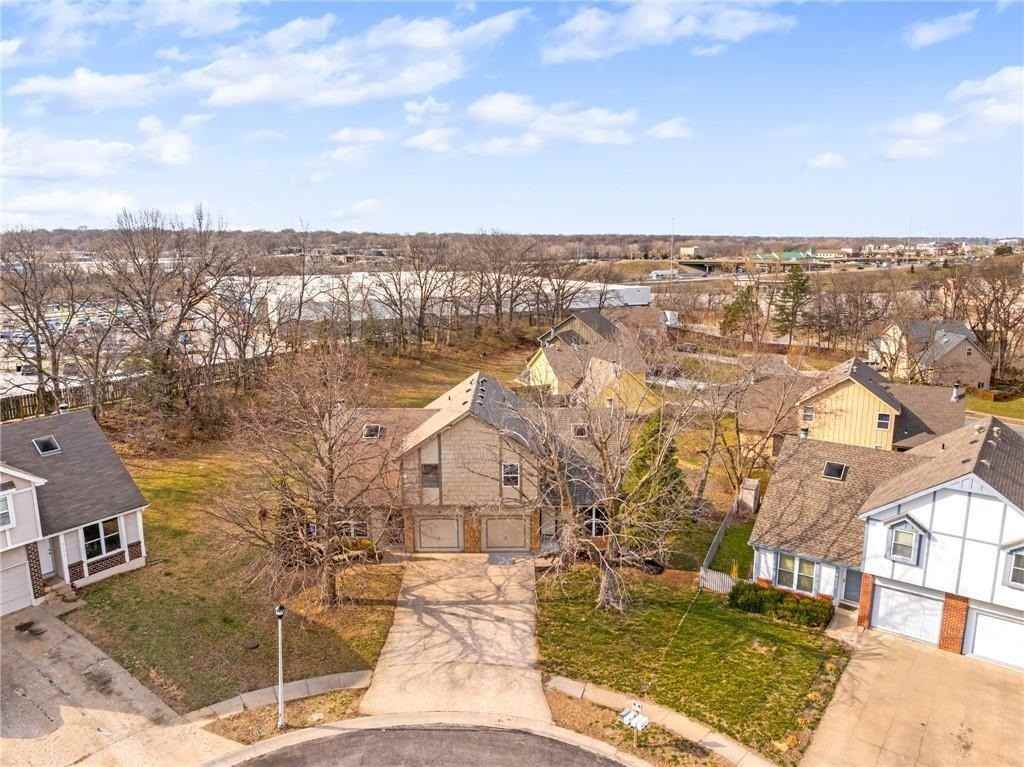 9526 W 78th St - Photo 3 of 26