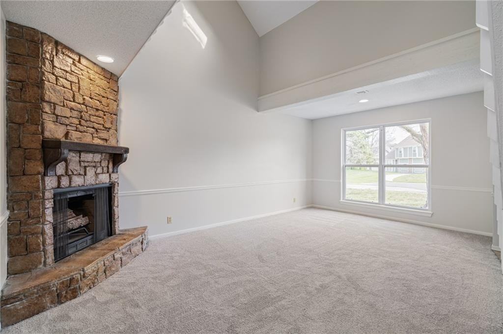 9526 W 78th St - Photo 7 of 26