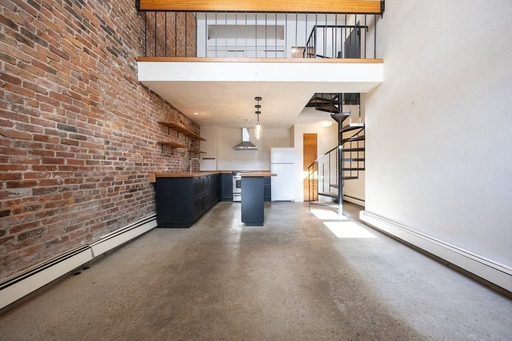 20 Beacon St - Photo 2 of 18