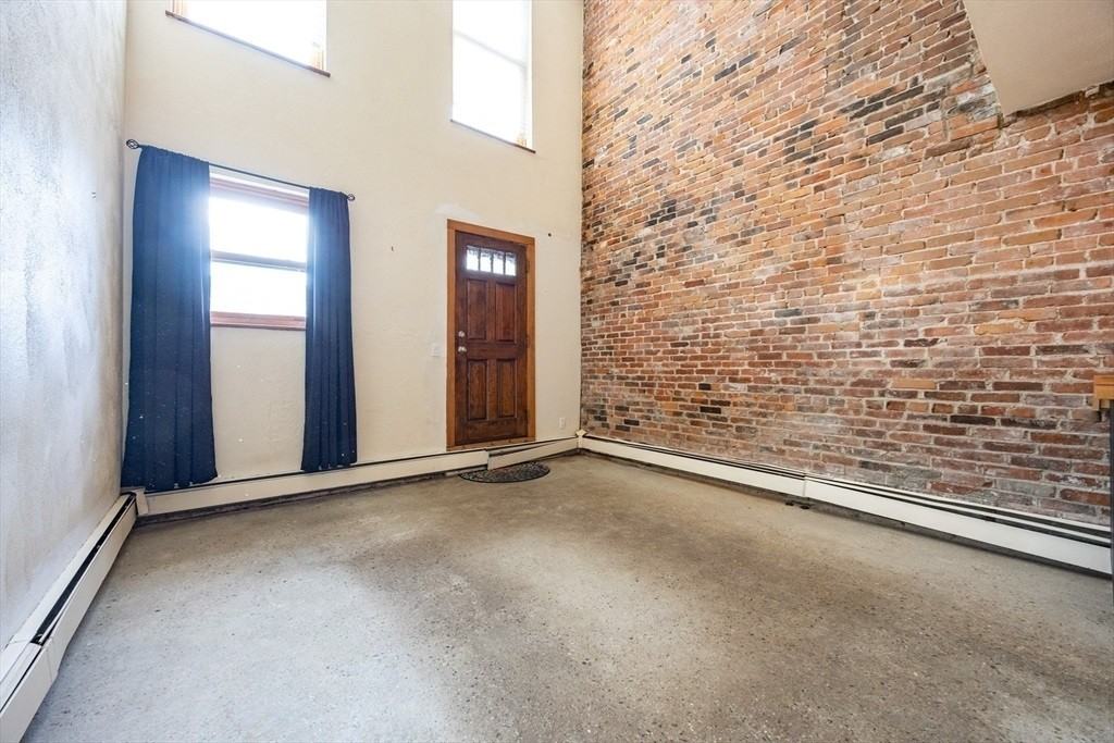 20 Beacon St - Photo 3 of 18