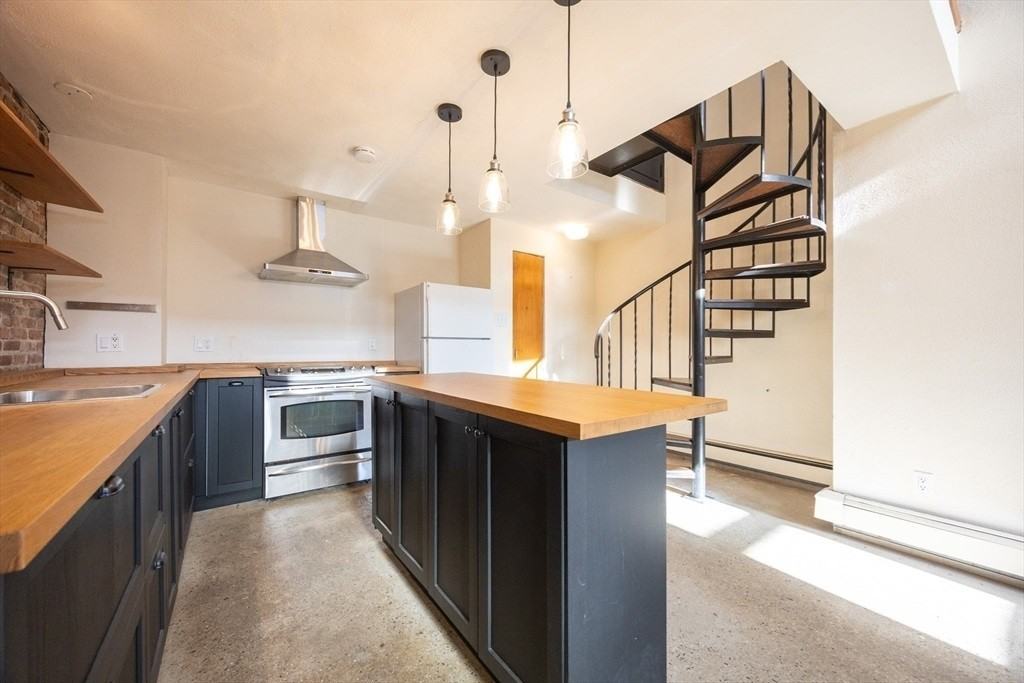 20 Beacon St - Photo 4 of 18