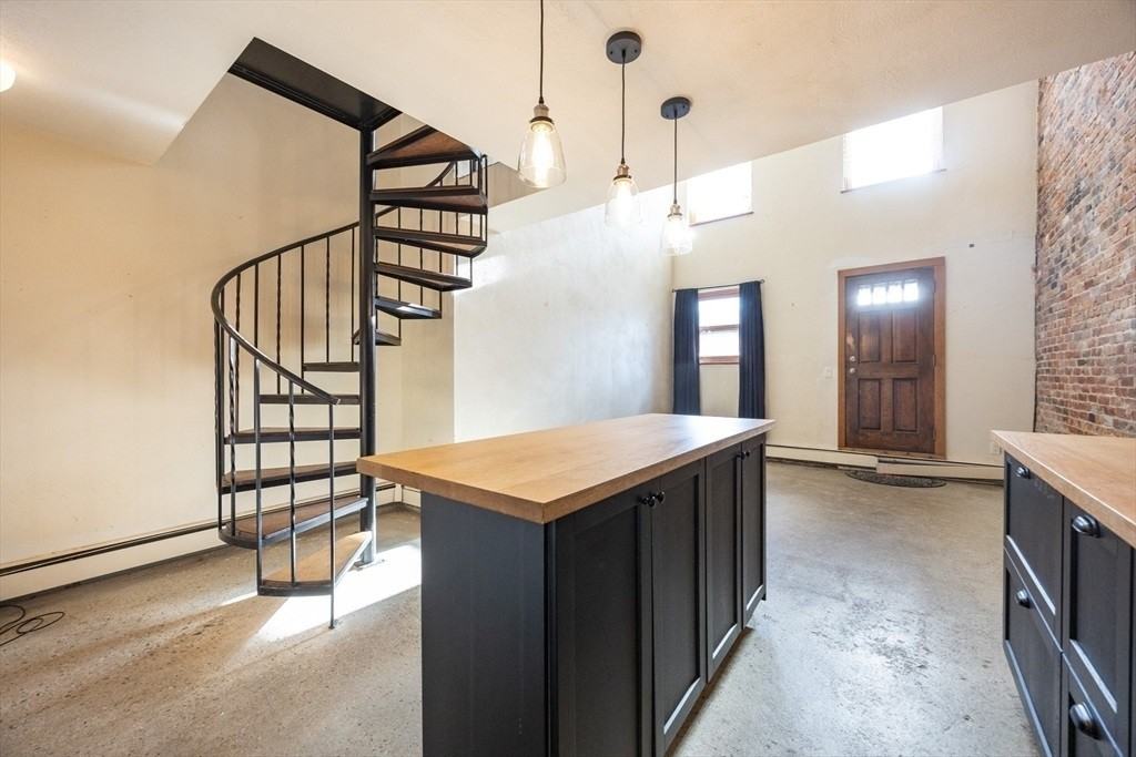 20 Beacon St - Photo 6 of 18