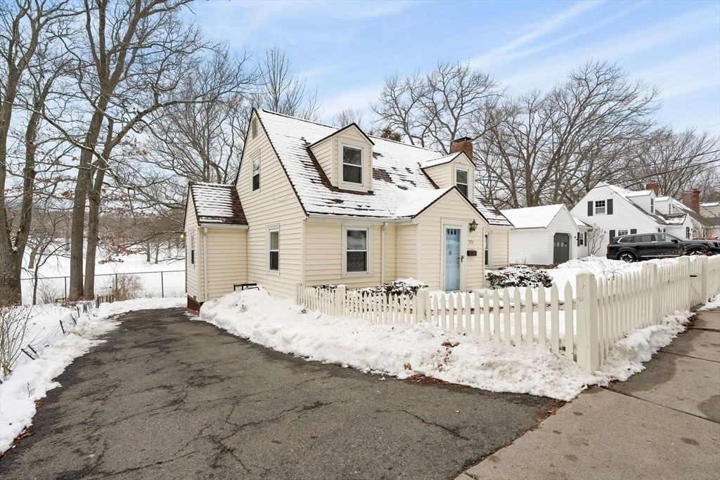 551 Poplar St - Photo 2 of 14