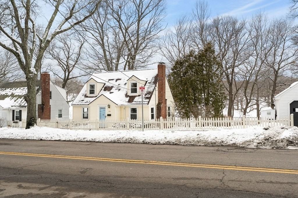 551 Poplar St - Photo 3 of 14
