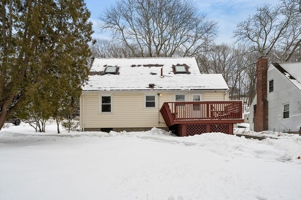 551 Poplar St - Photo 5 of 14