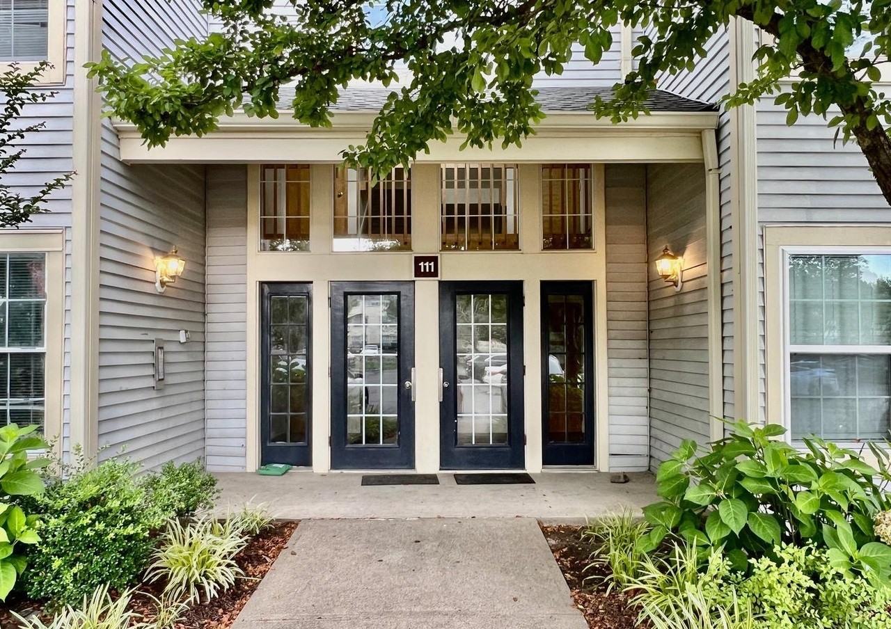 111 Biscayne Ct