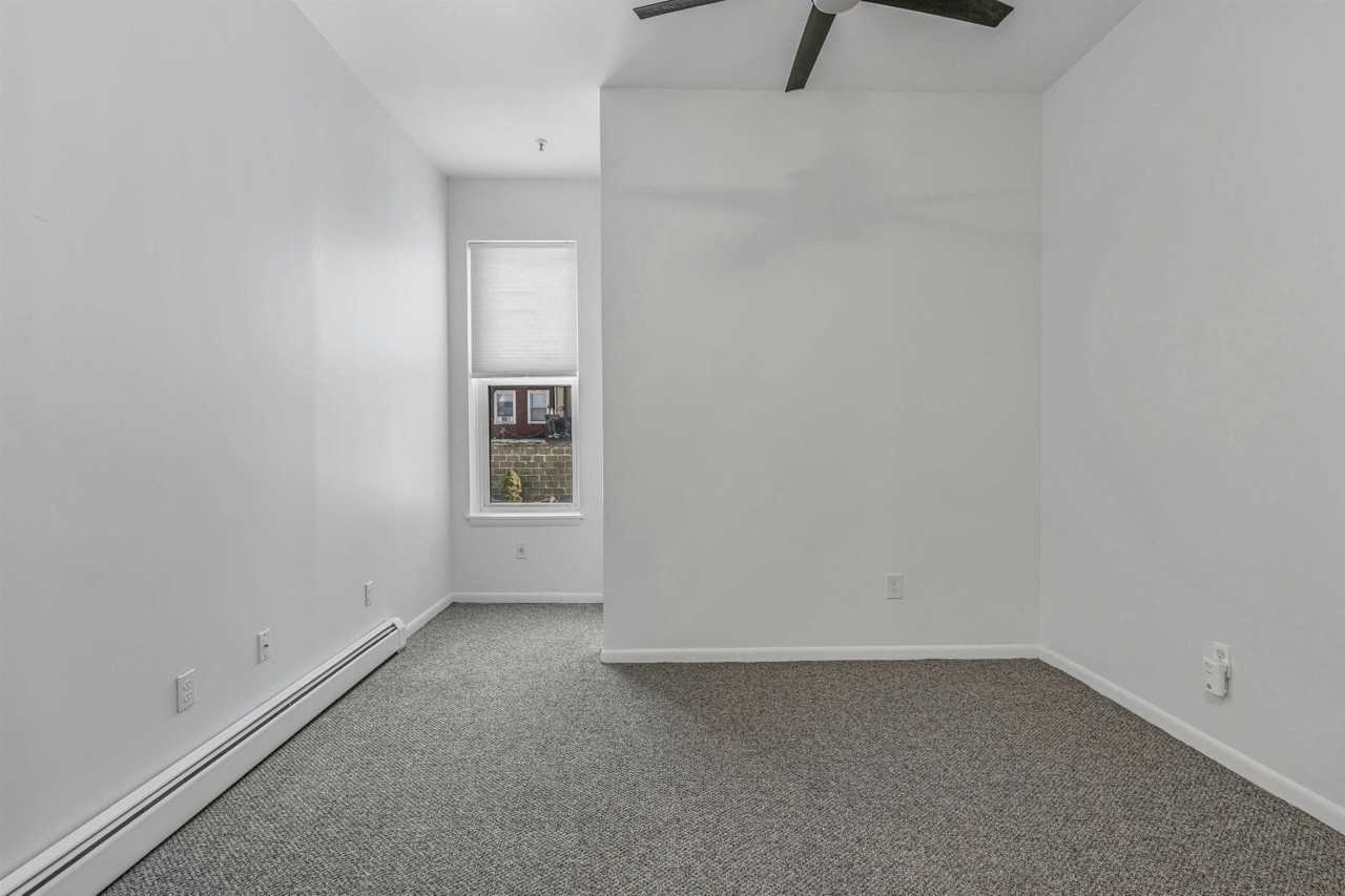 815 Park Ave - Photo 3 of 18